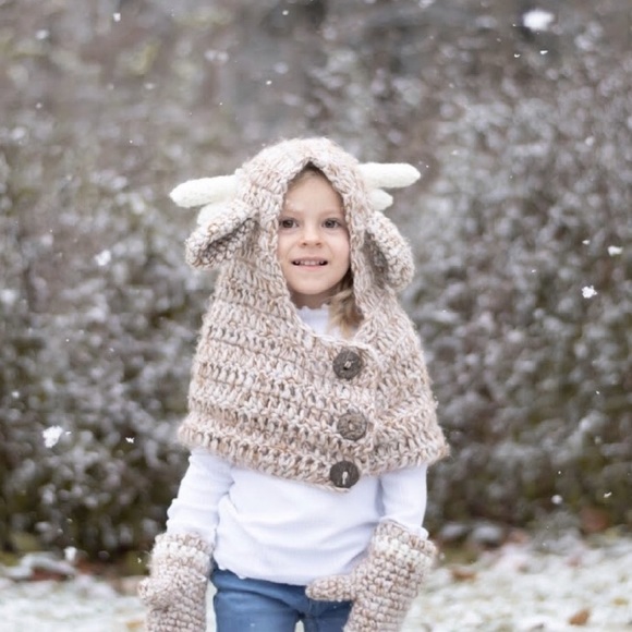 NWT. Kid / Teen Reindeer Scarf Hat. (8 and Up) - Picture 2 of 8